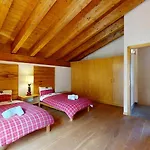 Axaari - View & Sunny 10 Pers Chalet *