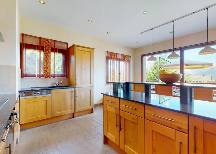 Axaari - View & Sunny 10 Pers Chalet *